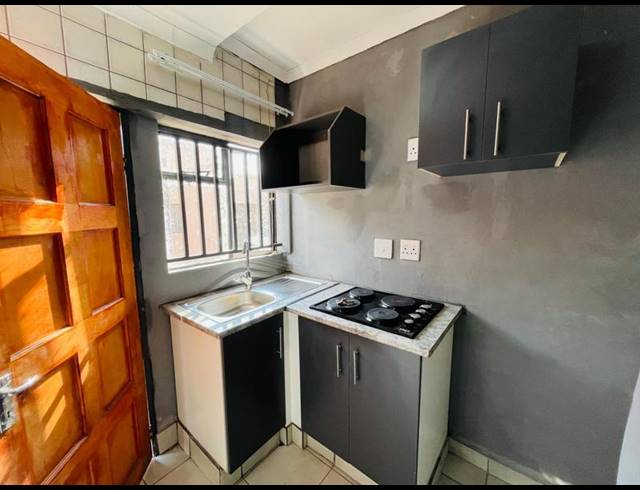 1 BEDROOM PROPERTY TO RENT IN PRIMROSE
